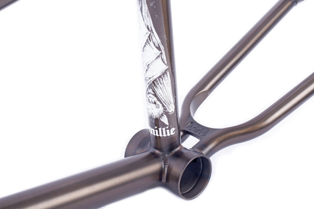 Biggie Frame / Devon Smillie / translucent black