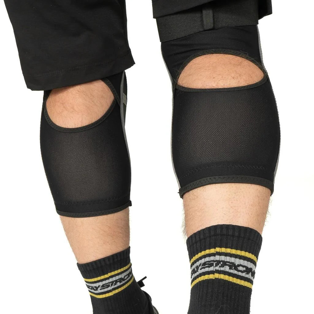 Stay Strong Conflict Knee Guard/ Large