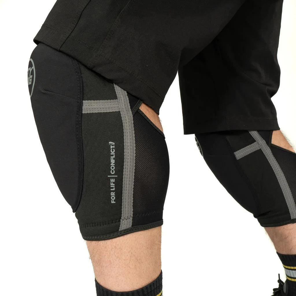 Stay Strong Conflict Knee Guard/ Large