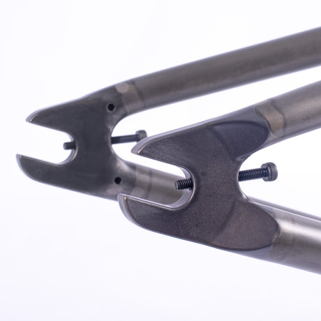 18" Hawk Frame / phosfate raw